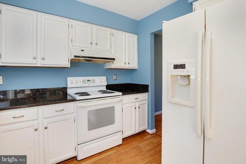 7301 Rolling Oak Ln, Springfield, VA 22153 photo 8
