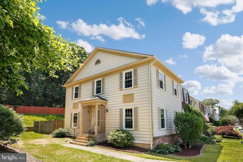 7301 Rolling Oak Ln, Springfield, VA 22153 photo 1