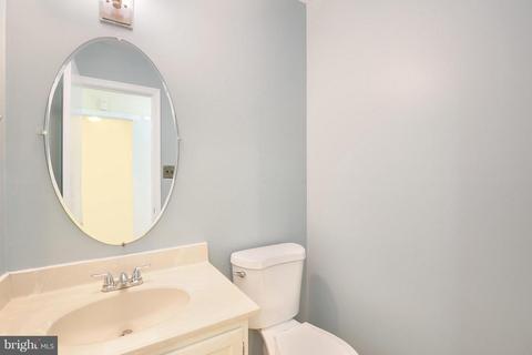 7301 Rolling Oak Ln, Springfield, VA 22153 photo 23