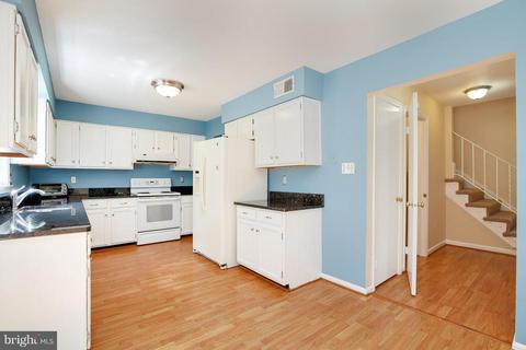 7301 Rolling Oak Ln, Springfield, VA 22153 photo 10