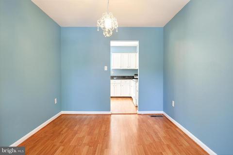 7301 Rolling Oak Ln, Springfield, VA 22153 photo 5