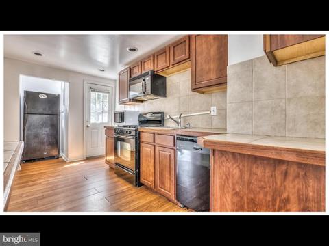 1607 32nd St E, Baltimore, MD 21218 photo 1