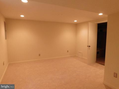 8510 Durham Ct, Springfield, VA 22151 photo 14