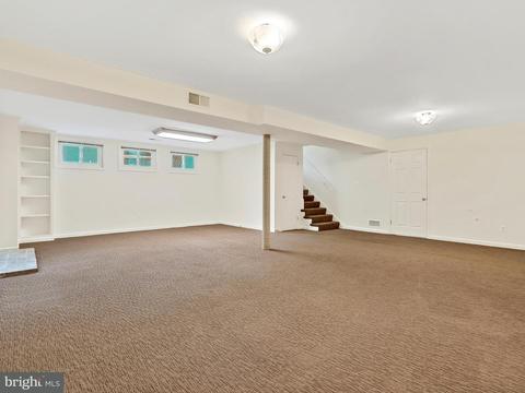 7450 Long Pine Dr, Springfield, VA 22151 photo 17