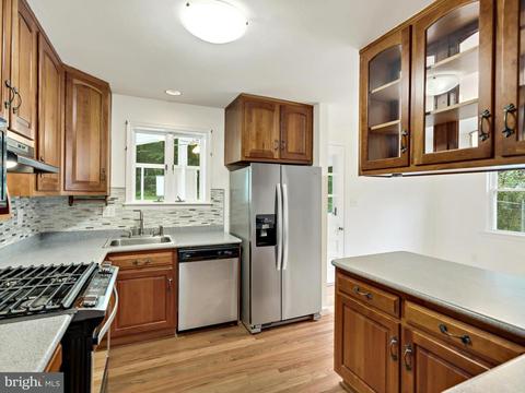 7450 Long Pine Dr, Springfield, VA 22151 photo 7