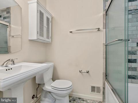 7450 Long Pine Dr, Springfield, VA 22151 photo 13