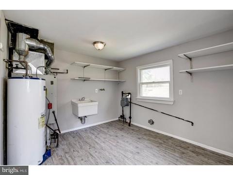 104 E Roland Ave, Maple Shade, NJ 08052 photo 8