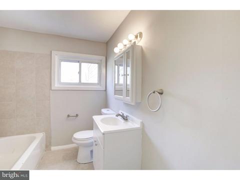 104 E Roland Ave, Maple Shade, NJ 08052 photo 16