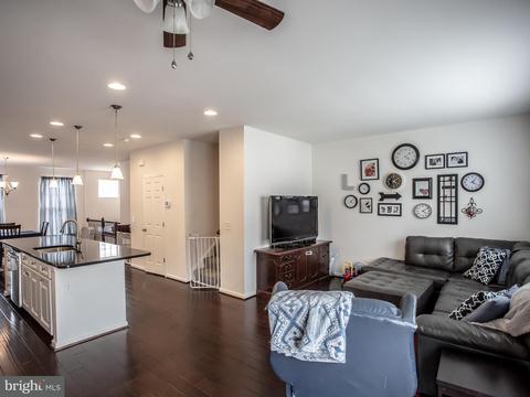 9037 Christopher Ln, Manassas Park, VA 20111 photo 6