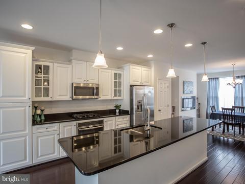 9037 Christopher Ln, Manassas Park, VA 20111 photo 10