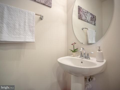 9037 Christopher Ln, Manassas Park, VA 20111 photo 14