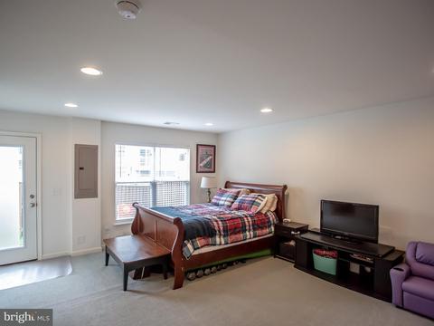 9037 Christopher Ln, Manassas Park, VA 20111 photo 28