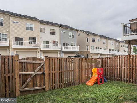 9037 Christopher Ln, Manassas Park, VA 20111 photo 4
