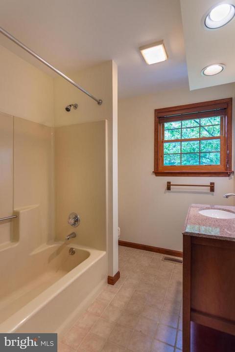 404 Duncan Ln, Hampstead, MD 21074 photo 19