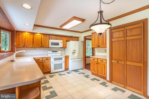 404 Duncan Ln, Hampstead, MD 21074 photo 3
