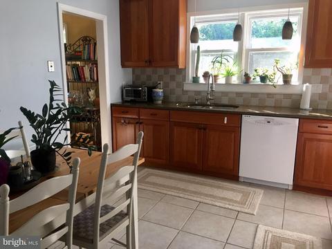84 Mountainview Rd, Ewing, NJ 08628 photo 4