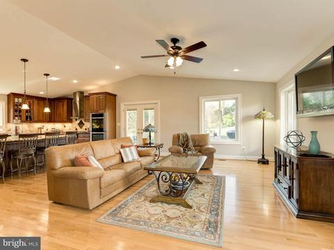 6816 Wise St, Mclean, VA 22101 photo 5