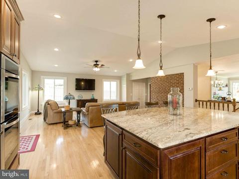 6816 Wise St, Mclean, VA 22101 photo 4