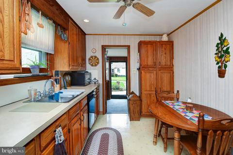 24 Delaware Ave, Earleville, MD 21919 photo 8