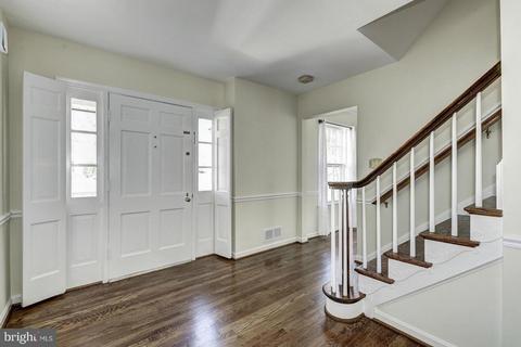 1357 Macbeth St, Mclean, VA 22102 photo 2