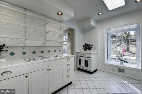 1357 Macbeth St, Mclean, VA 22102 photo 8