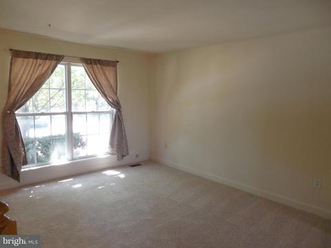 5808 Hannover Ter, Frederick, MD 21703 photo 2