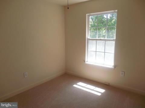 5808 Hannover Ter, Frederick, MD 21703 photo 16