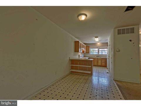 7 Shade Ct, Maple Shade, NJ 08052 photo 9