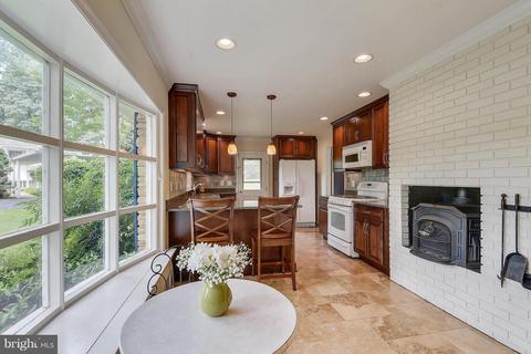 1121 Ormond Ct, Mclean, VA 22101 photo 4