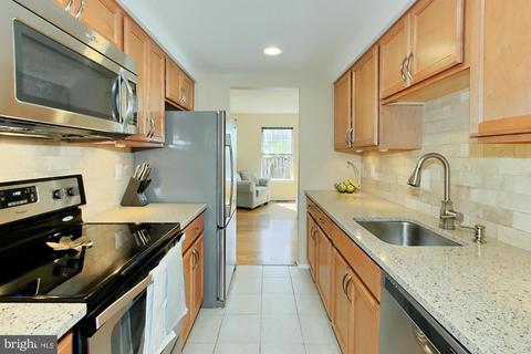 6423 Old Scotts Ct, Springfield, VA 22152 photo 8