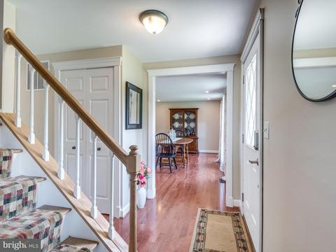 1111 Trapper Crest Ct, Herndon, VA 20170 photo 4