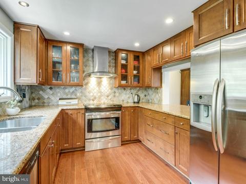 1111 Trapper Crest Ct, Herndon, VA 20170 photo 8