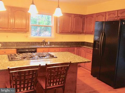 19744 Selby Ave, Poolesville, MD 20837 photo 3