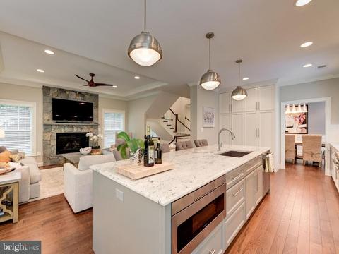 6834 Saint Albans Rd, Mclean, VA 22101 photo 6