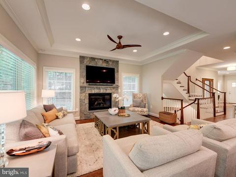 6834 Saint Albans Rd, Mclean, VA 22101 photo 8