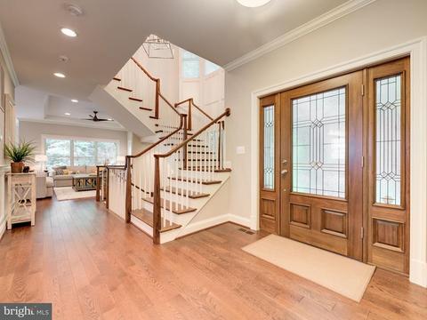 6834 Saint Albans Rd, Mclean, VA 22101 photo 3