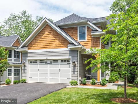 6834 Saint Albans Rd, Mclean, VA 22101 photo 1