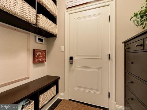 6834 Saint Albans Rd, Mclean, VA 22101 photo 10
