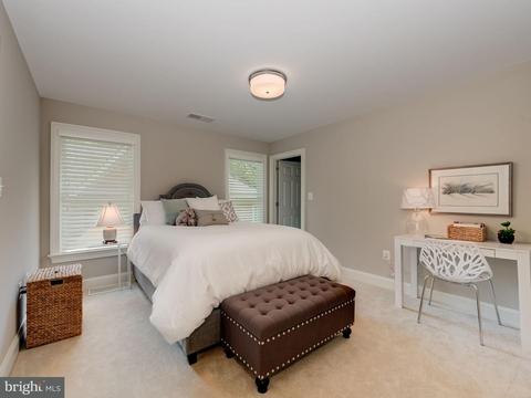 6834 Saint Albans Rd, Mclean, VA 22101 photo 17