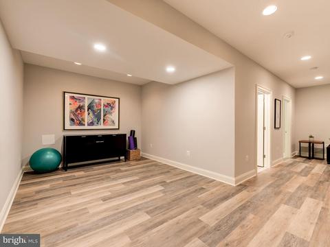 6834 Saint Albans Rd, Mclean, VA 22101 photo 25