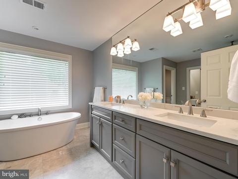 6834 Saint Albans Rd, Mclean, VA 22101 photo 15