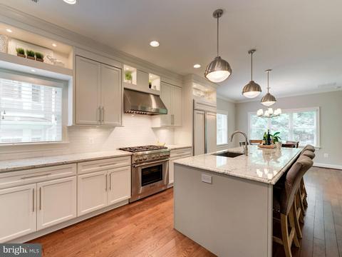 6834 Saint Albans Rd, Mclean, VA 22101 photo 5