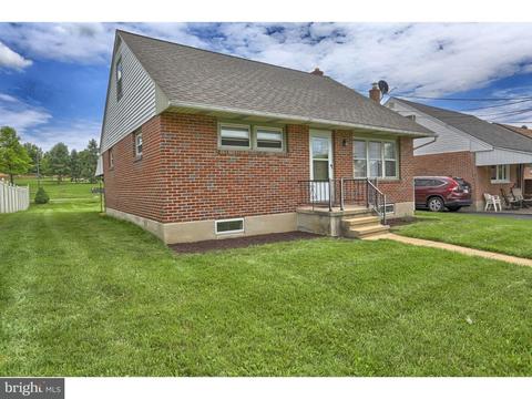 1234 Commonwealth Blvd, Reading, PA 19607 photo 2