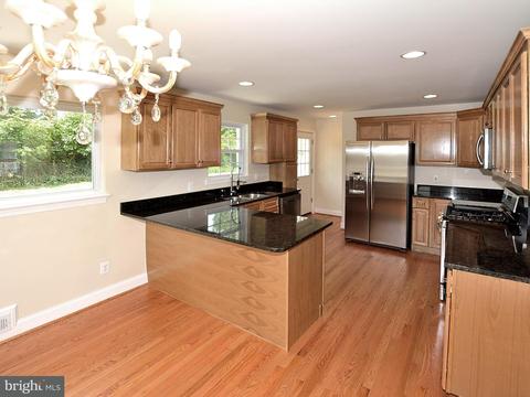 5904 Brunswick St, Springfield, VA 22150 photo 10