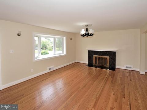 5904 Brunswick St, Springfield, VA 22150 photo 3