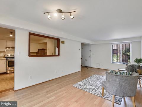 1313 I St NE, Washington, DC 20002 photo 4