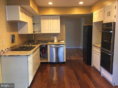 7403 Newburg Dr, Lanham, MD 20706 photo 3
