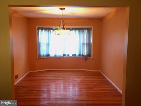 7403 Newburg Dr, Lanham, MD 20706 photo 5