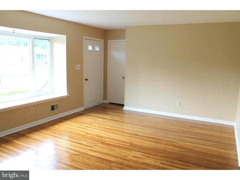 38 Hardwick Dr, Ewing, NJ 08638 photo 3
