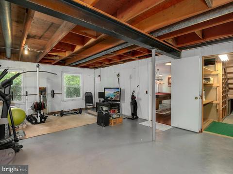 2220 Countryside Dr, Silver Spring, MD 20905 photo 4